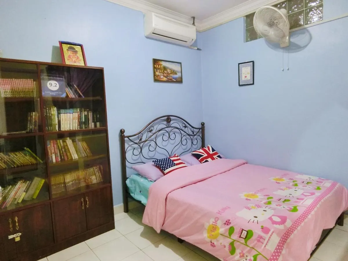 Little Family Homestay Malacca