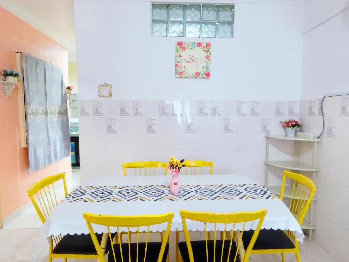 Little Family Homestay Malacca